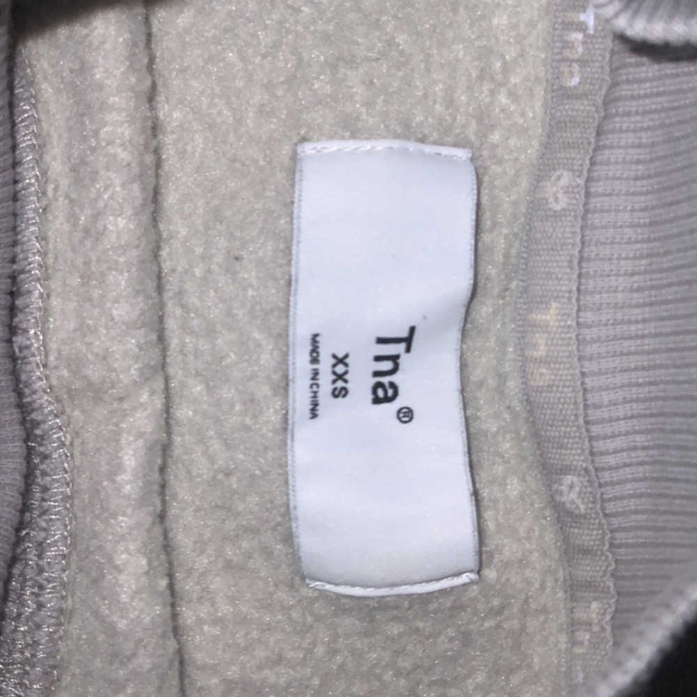 Cropped Sweater - Picture 2 of 2